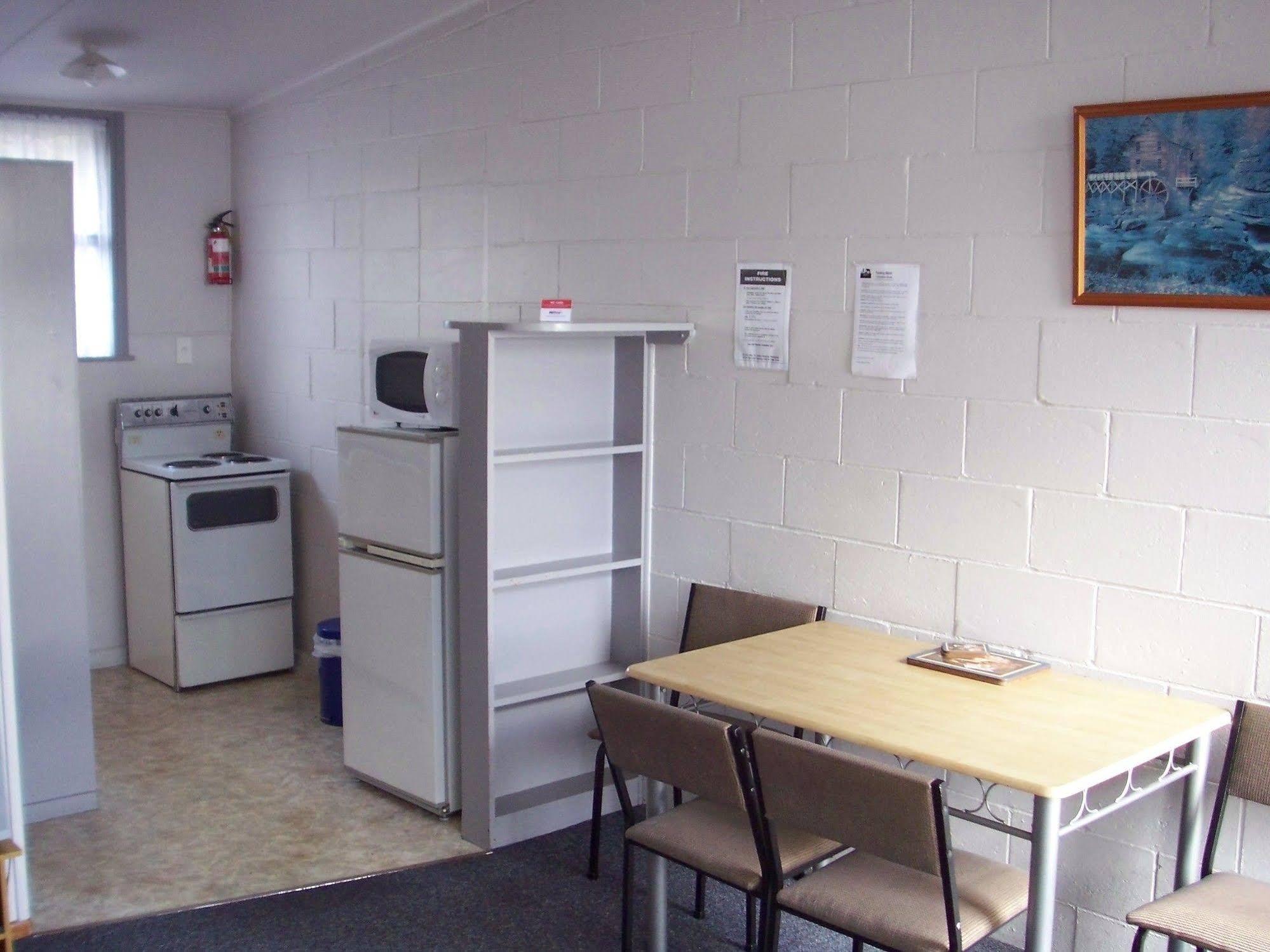 Feilding Motel エクステリア 写真